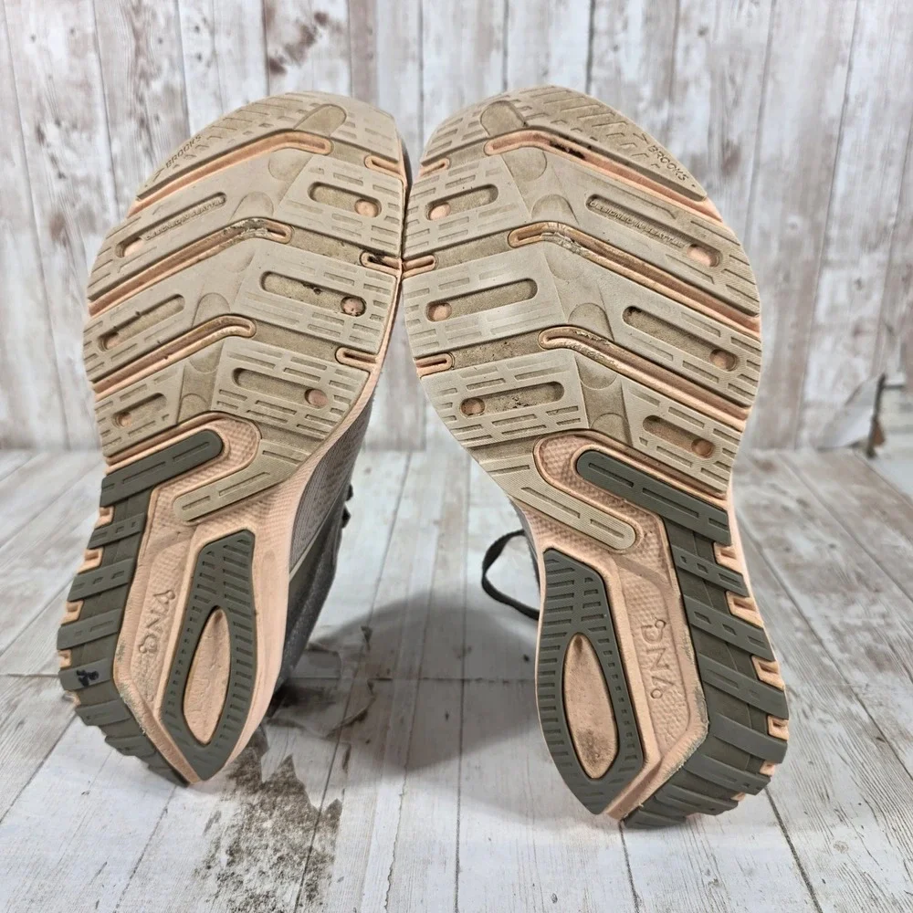 Brooks Launch 10 Womens Running Shoes Grey Peach 1203981B170 Size 7.5 B Medium